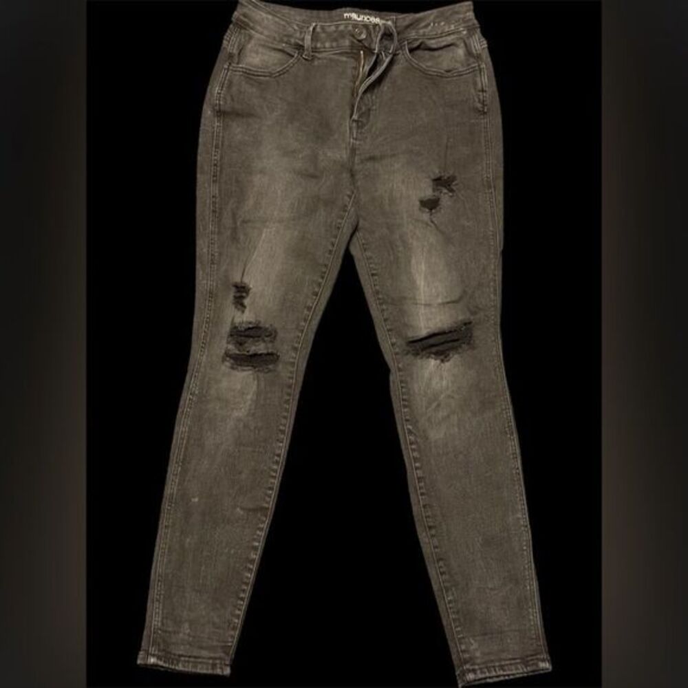 Maurices Women’s Medium Dark Gray/Black Skinny Distressed  Stretch Jeans